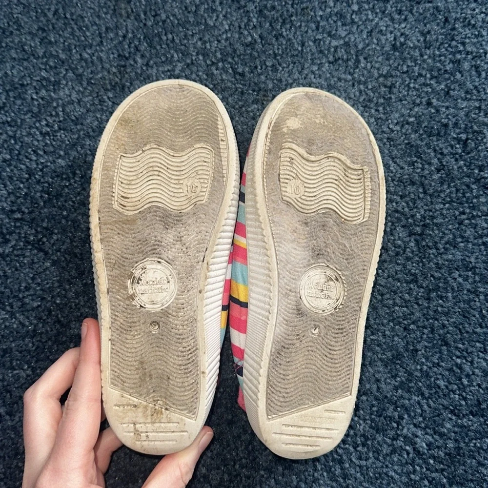 Girls Wonder Nation size 10 water shoes - Picture 2 of 2